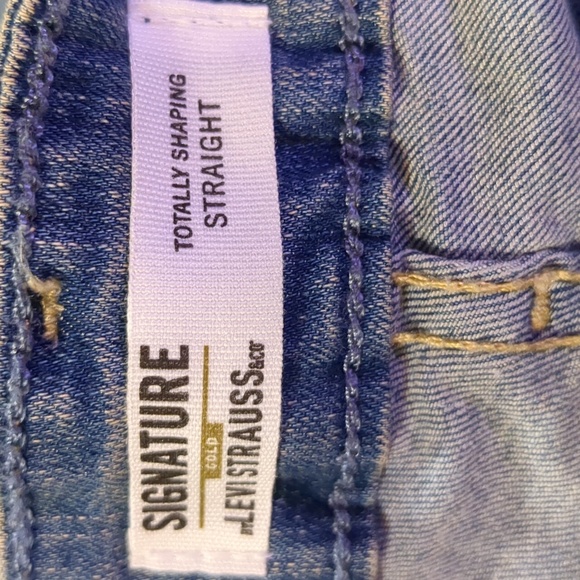 Levi's Signature Totally Shaping Straight High Rise Jean Sz 28L - Picture 5 of 12